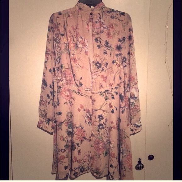 A TRUE ROMANCE FROM NIEMAN MARCUS WHAT A CLASSIC BEAUTY - Picture 3 of 8